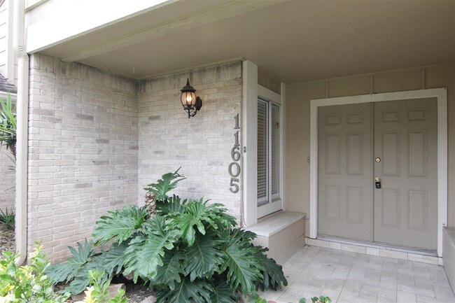 Foto del edificio - 11605 Lakeside Park Dr