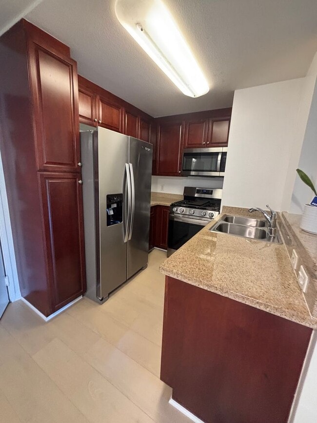 Foto del edificio - Amazing 1 Bedroom Condo at "The Met" Woodl...