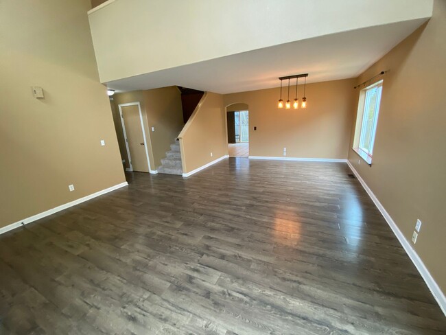 Building Photo - Open Concept Home with 18" Ceiling in Puya...