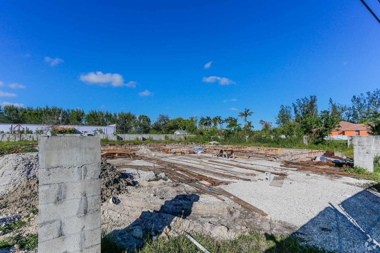 Foto del edificio - Biscayne Garden Townhomes