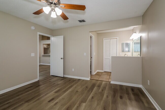 Foto del edificio - 4176 Rollingwood Ct