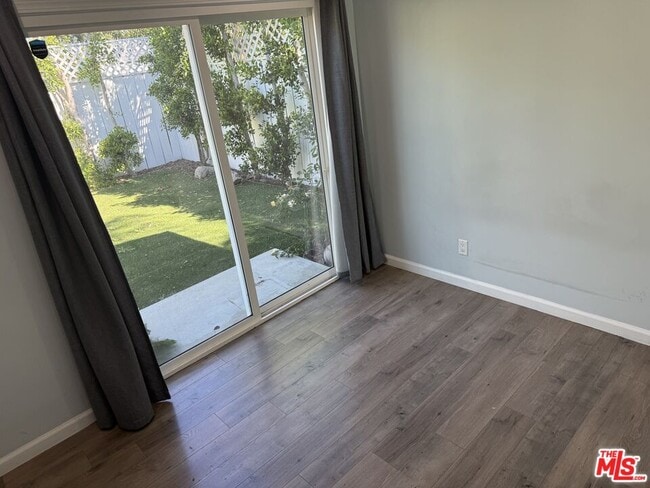 Foto del edificio - 7512 Jamieson Ave