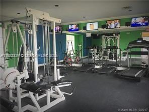 Foto del edificio - 10717 Cleary Blvd