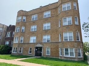 Building Photo - 2303 W Granville Ave