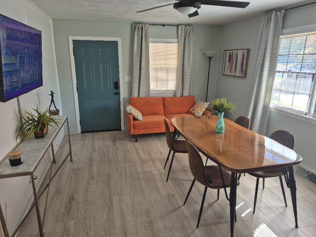 Foto del edificio - 1218 Greenwood Dr