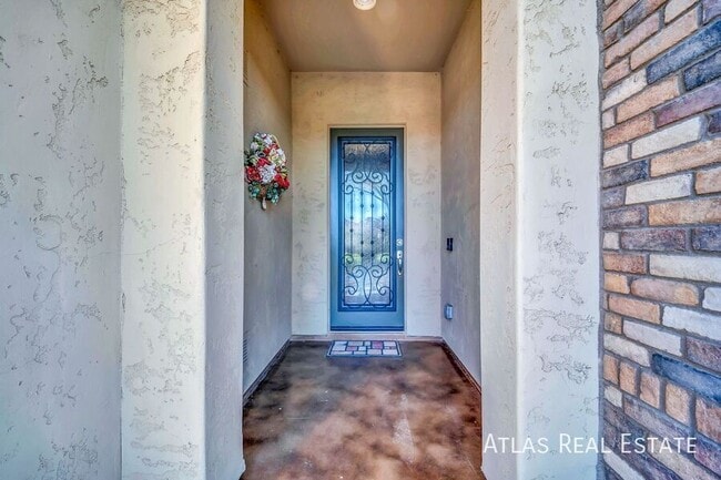 Foto del edificio - 16961 W Holly St