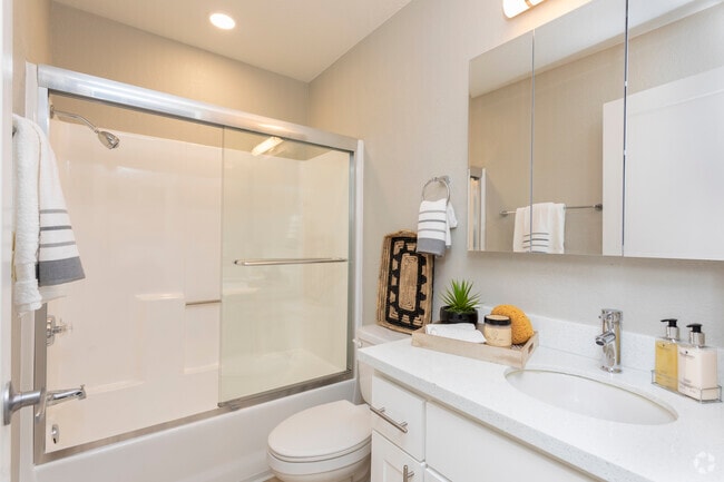 2 Bedroom - Bathroom - The Marc at 1600