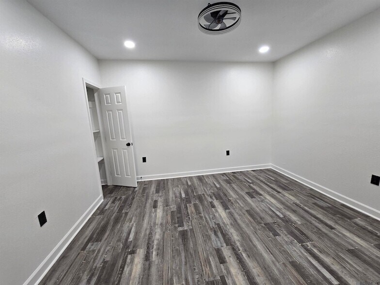 Primary Photo - 2920 Sherwood St