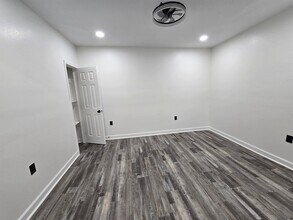 Building Photo - 2920 Sherwood St