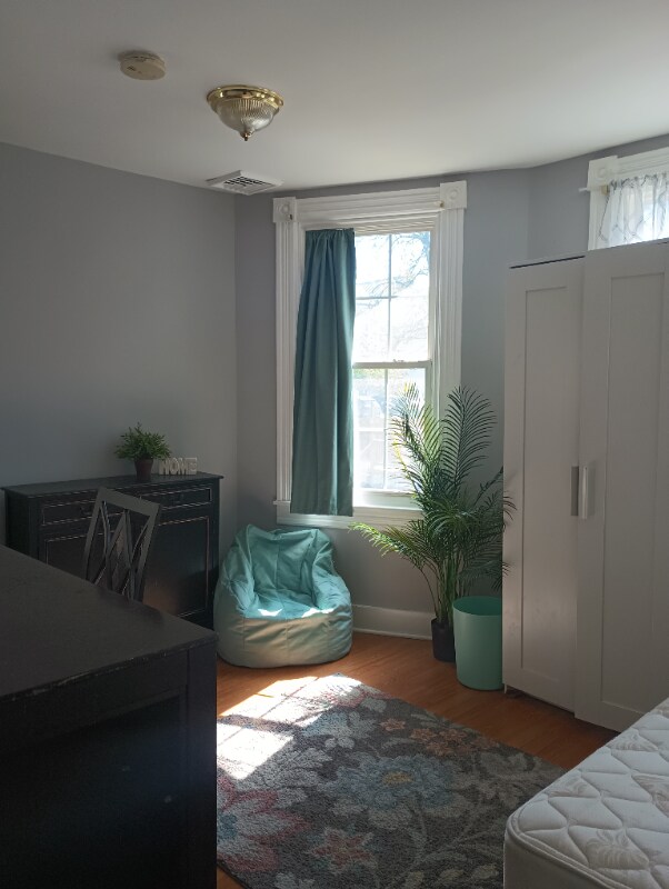 Foto del edificio - 2916 E Cold Spring Ln