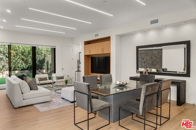 Foto del edificio - 1544 N Hoover St
