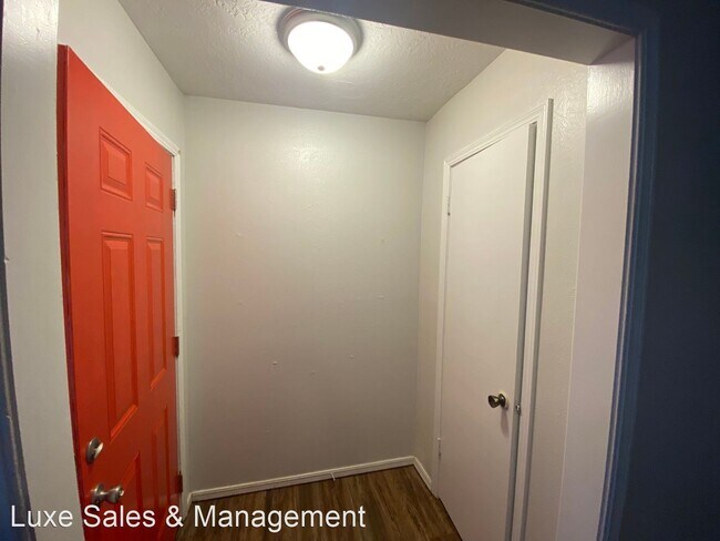 Building Photo - 2 br, 2 bath House - 8302 NW 8th Street