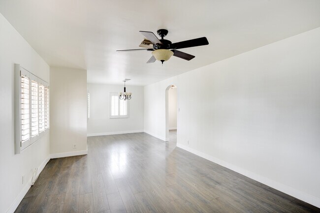 Foto del edificio - 10727 Keswick St