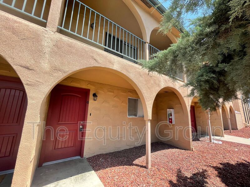 Primary Photo - 1320 W Vassar Ave
