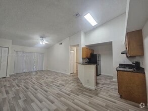 Building Photo - 9999 Summerbreeze Dr