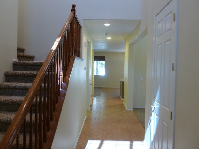 Building Photo - 5717 Leonidas St