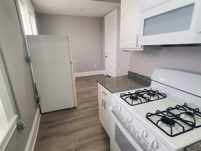 Photo - 738 Washington St Apartment