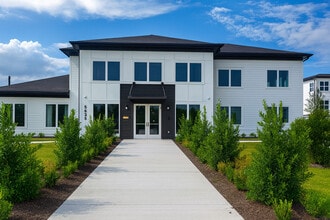 Building Photo - Aria at Burke