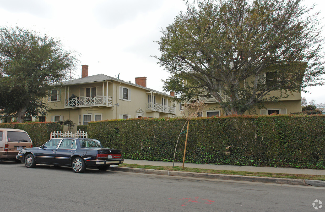 Building Photo - 1721-1727 6th Ave
