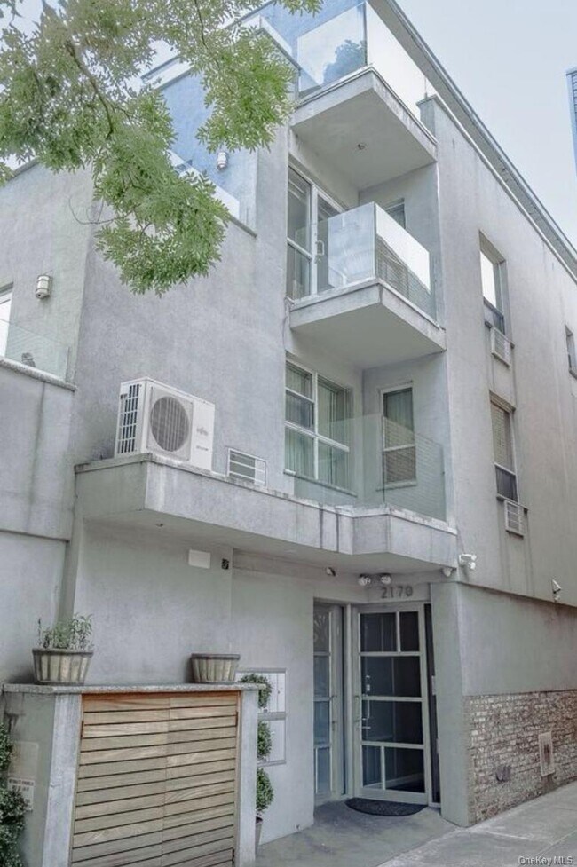 Foto del edificio - 21-70-70 31st St