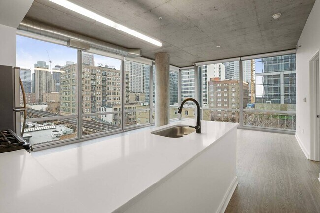 Foto del edificio - 1465 S State St