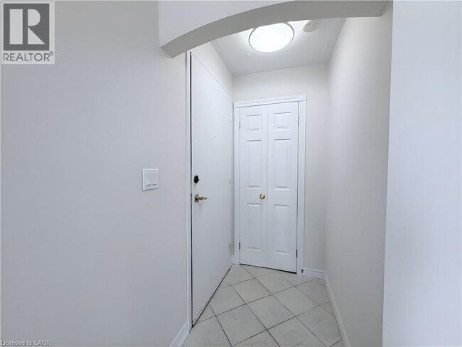 Building Photo - 6 Caithness St E