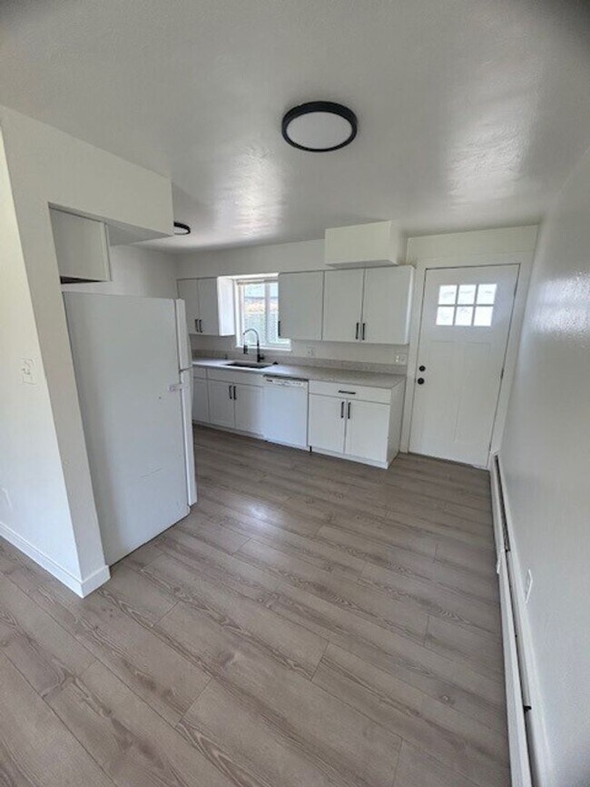 Foto del edificio - Beautiful 2 Bed 1 Bath in Wheat Ridge CO