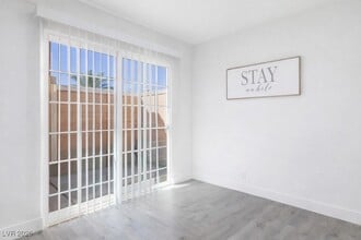 Building Photo - 5128 Garden Ln