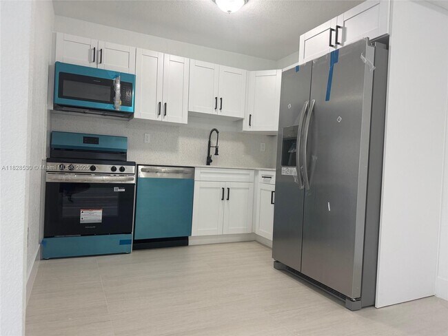 Foto del edificio - 432 NW 32nd Ct
