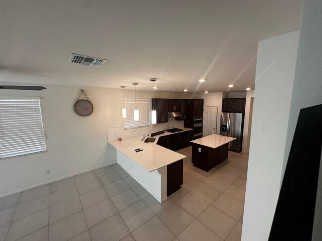 Foto del edificio - SPARKLING POOL in TULE SPRINGS