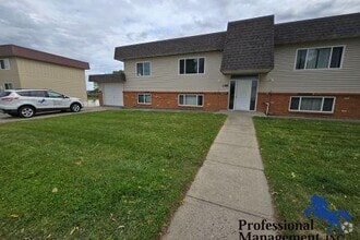 Building Photo - 1361 Easy St