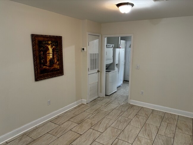 Foto del edificio - 130 Ralph Quarterman Dr