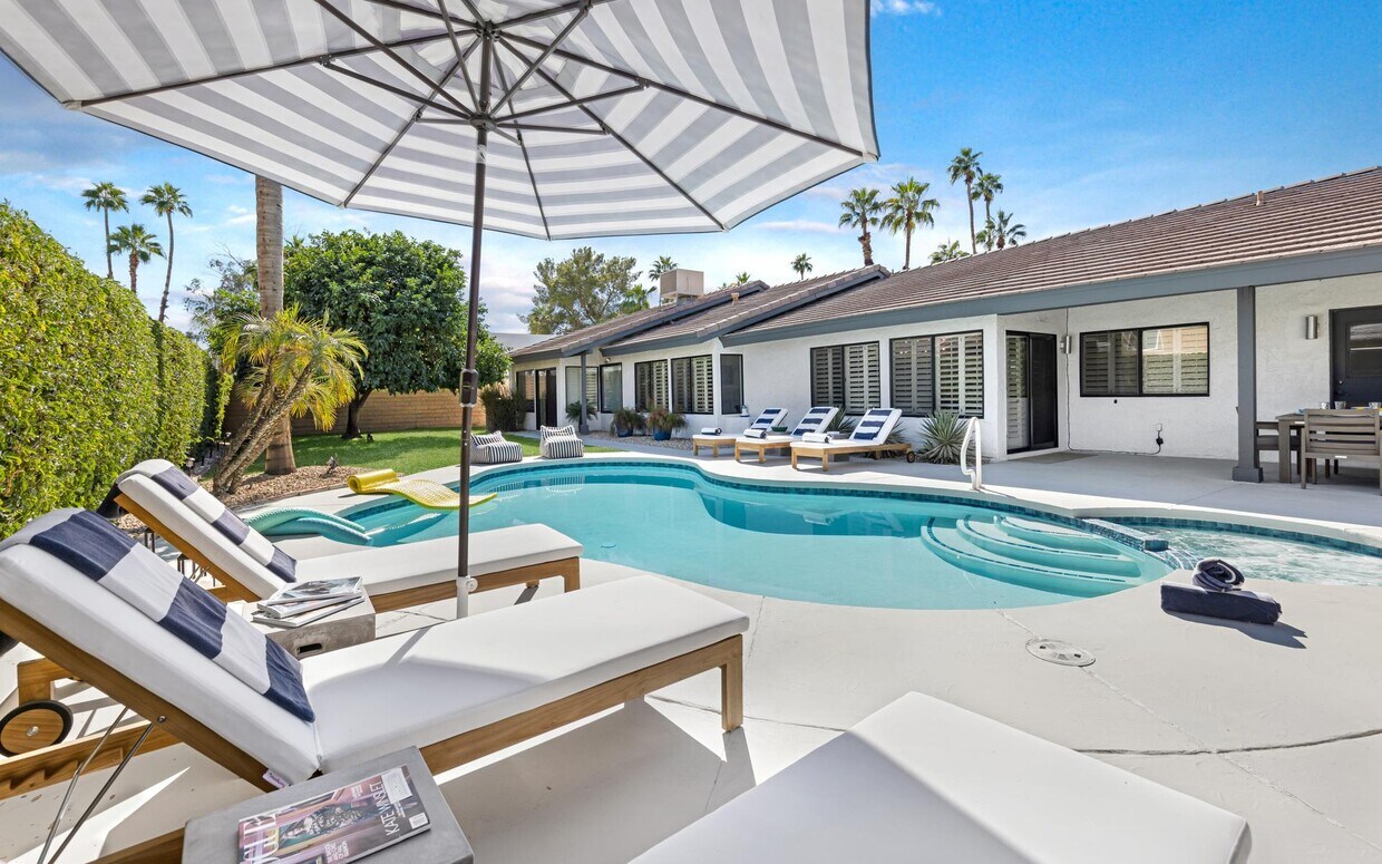 Foto principal - 36726 Jasmine Ln