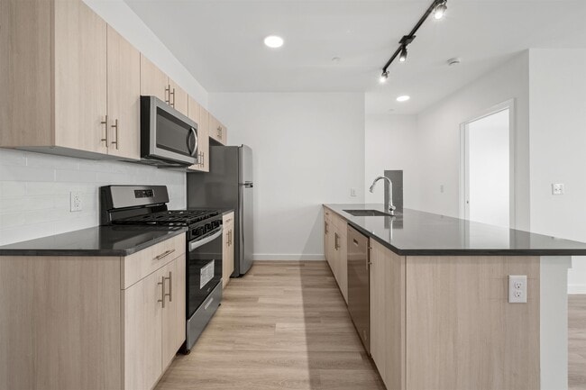 Building Photo - 117-121-121 Prospect Ave