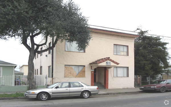 Primary Photo - 854 7th St
