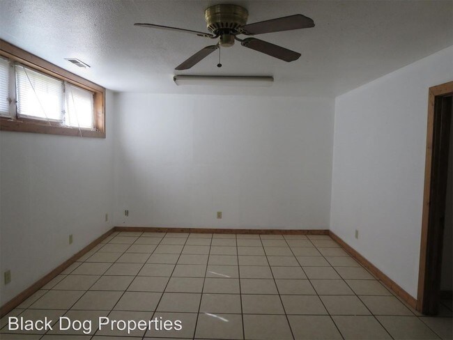 Building Photo - 810 Bluemont Ave