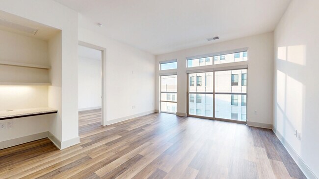 Interior Photo - 322 on North Broad