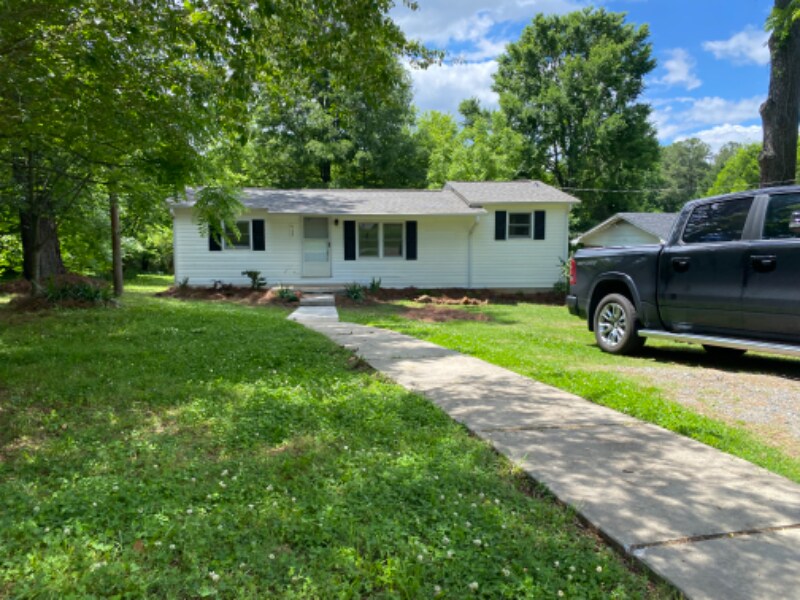 Primary Photo - 413 Gibson Dr
