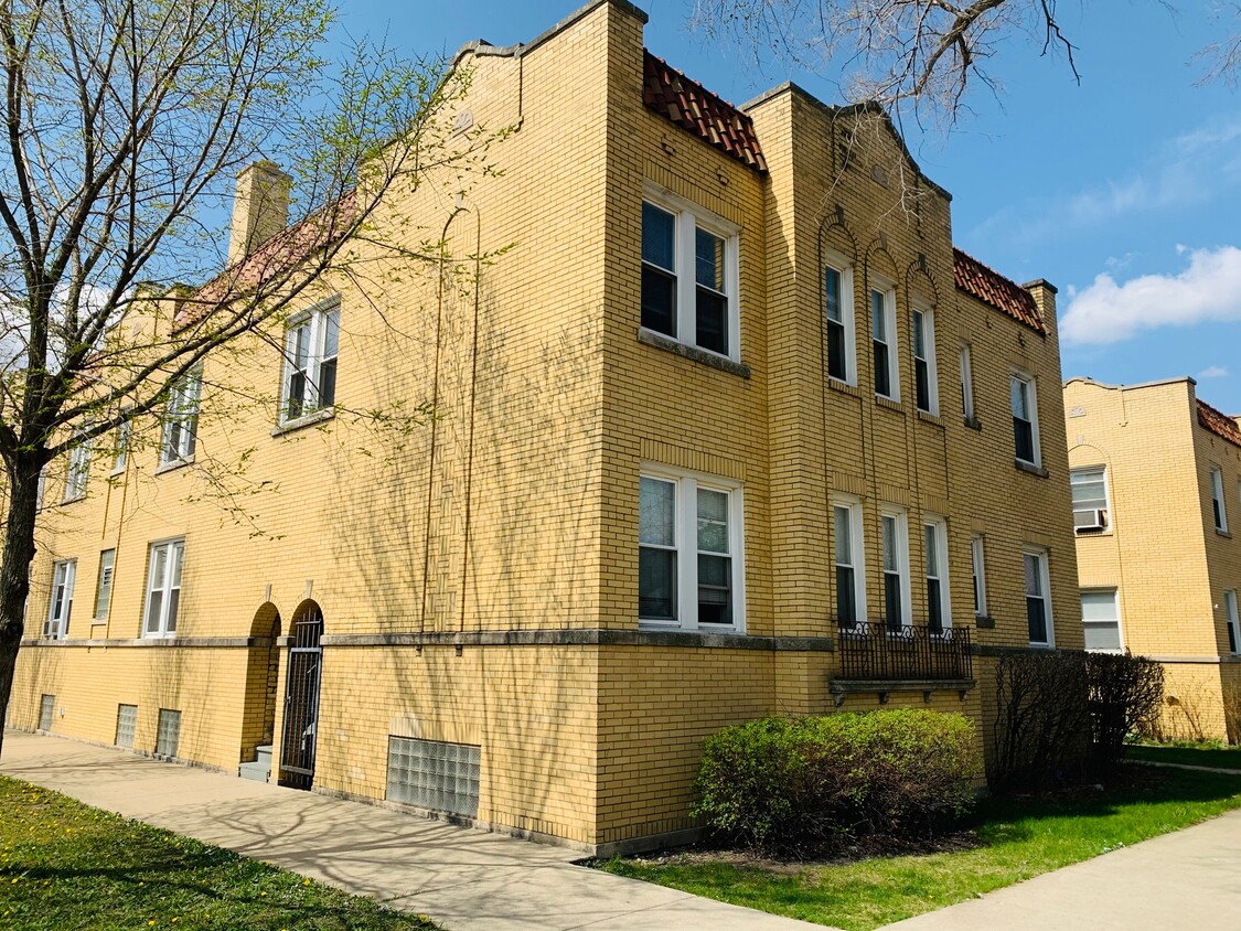Primary Photo - 5802 N Mason Ave