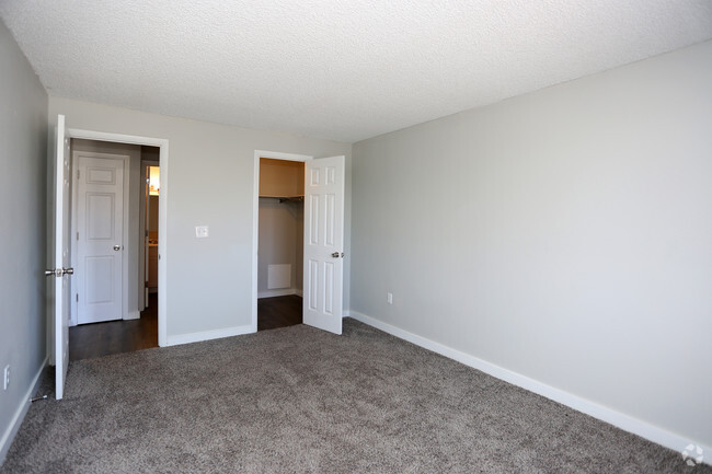 1BR, 1BA - 500 SF - Elm Grove