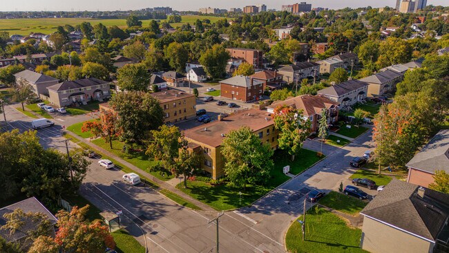 Photo du bâtiment - Arbor Village - 1073 Hollington