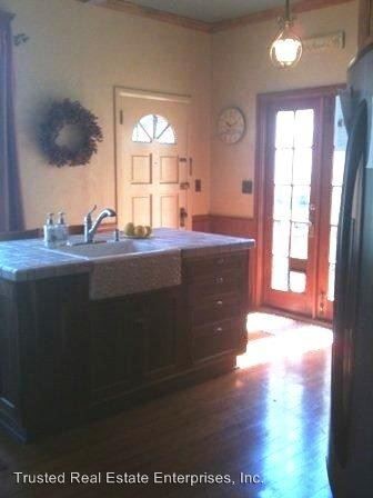 Foto del edificio - 3 br, 2 bath House - 94 N. Ash Street