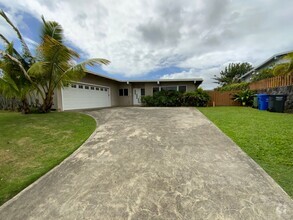 Building Photo - 1504 Keolu Dr