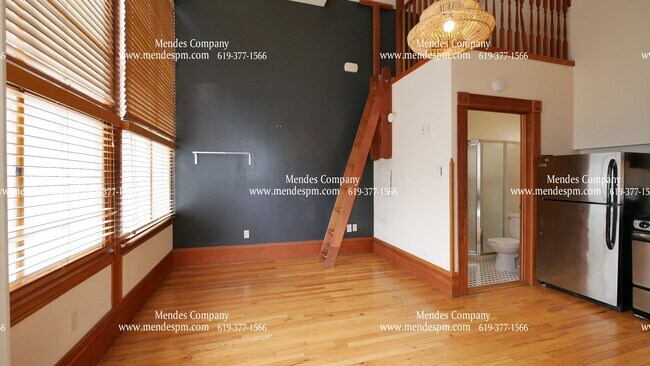 Building Photo - Street Side Studio Apartment Home w/Loft o...
