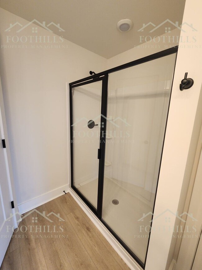 Foto del edificio - Brand-New 3BR/3BA – Stylish, Spacious & Re...
