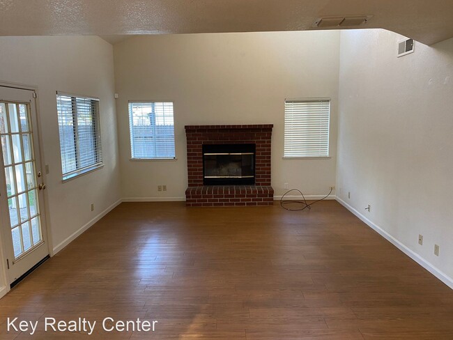 Building Photo - 4 br, 3 bath House - 9444 Madrid Way