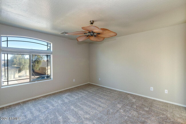 Building Photo - 43313 W Cowpath Rd