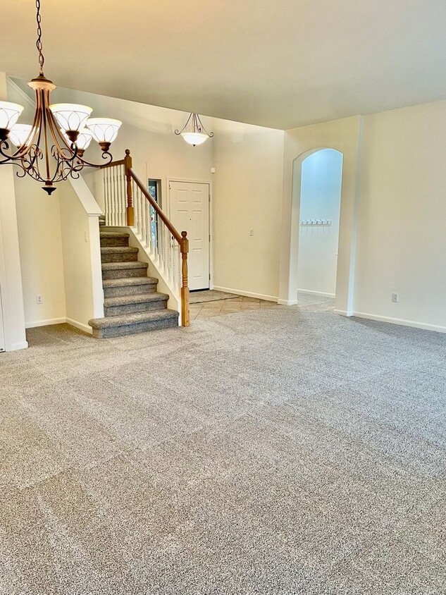 Foto principal - 1607 Salizar Way