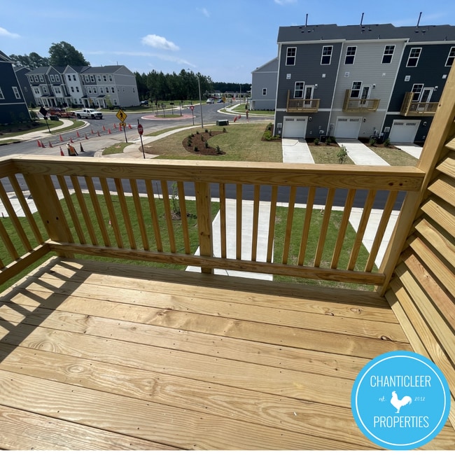 Building Photo - 339 Deercroft Dr