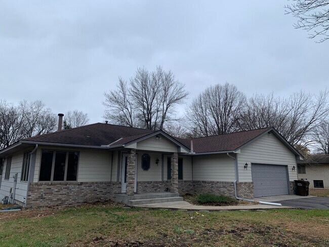 Building Photo - 13460 Riverview Dr NW